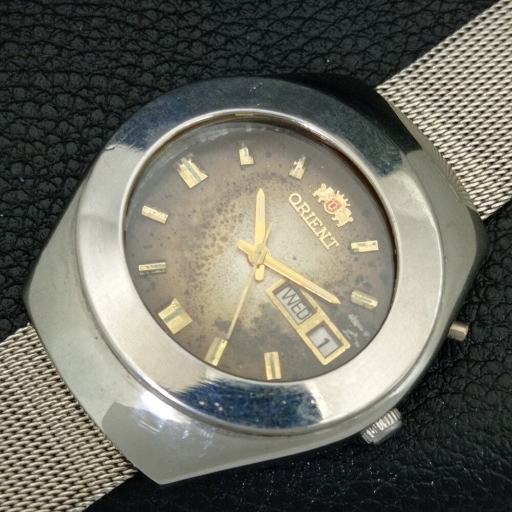 Vintage 1979 Orient Automatic Mens Silver Watch W/daydate & Gold accents - Picture 6 of 10
